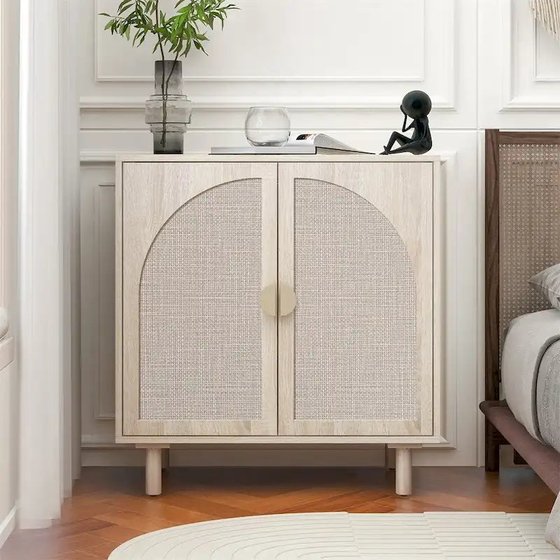 2-türige Kommode für Schlafzimmer mit verstellbaren Einlegeböden und Metallgriff